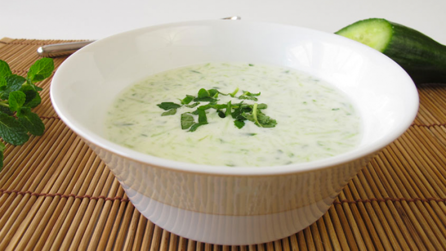 Komkommersoep met kruidenkaas: een lekker receptje