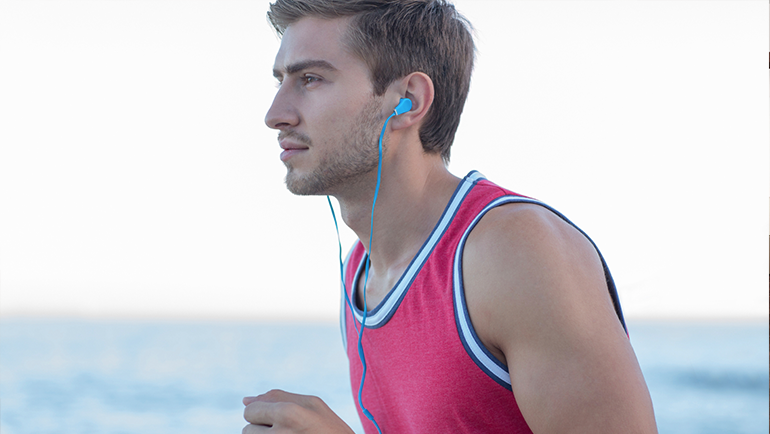 Muziek tijdens sporten: goed of slecht?