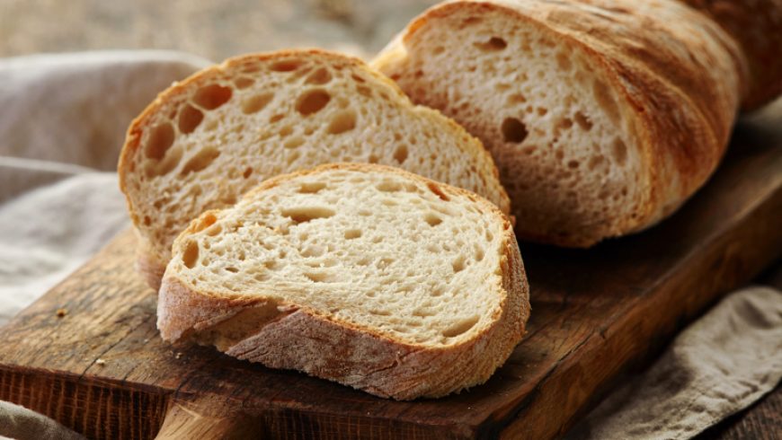 Zelf brood bakken versus brood kopen