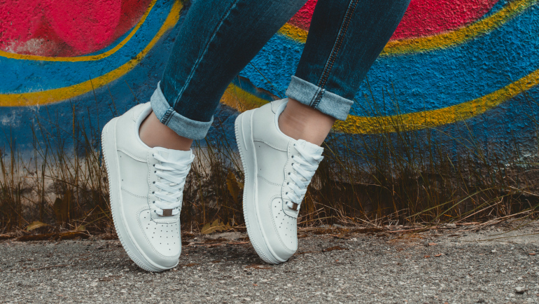 Witte sneakers onderhouden met deze tips