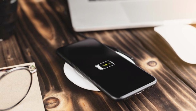 Welke telefoons kunnen draadloos opladen? Wij vertellen het jou!